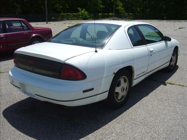 Chevrolet Monte Carlo 1999 photo 3