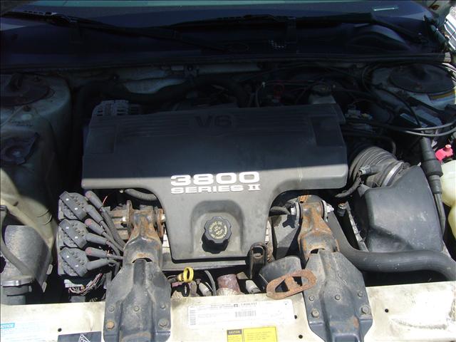 Chevrolet Monte Carlo 1999 photo 4