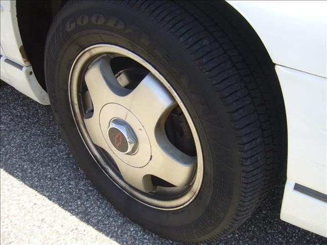 Chevrolet Monte Carlo 1999 photo 5