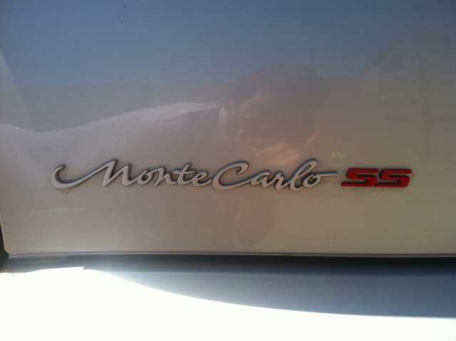 Chevrolet Monte Carlo 2000 photo 3