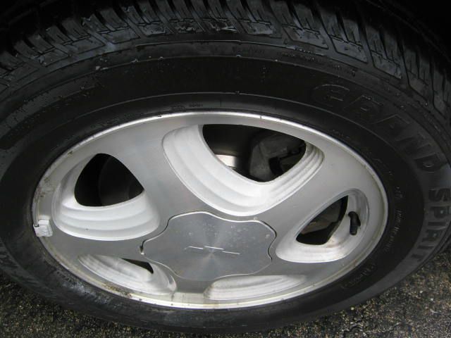 Chevrolet Monte Carlo 4dr Sdn Auto (natl) Hatchback Coupe