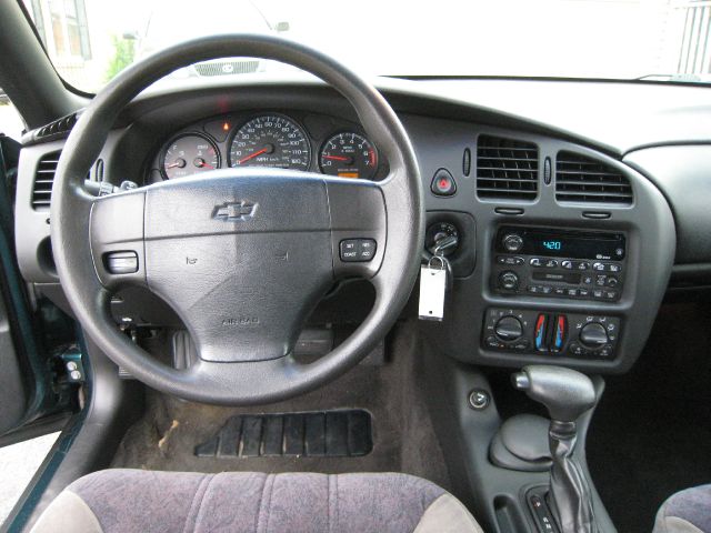 Chevrolet Monte Carlo 2000 photo 16