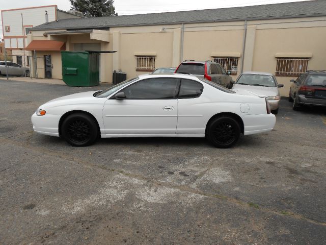 Chevrolet Monte Carlo 2000 photo 2