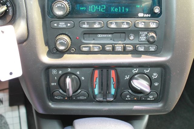 Chevrolet Monte Carlo 2002 photo 14