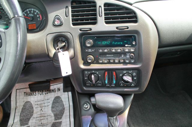 Chevrolet Monte Carlo 2002 photo 3