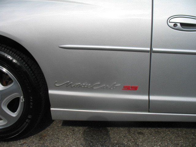 Chevrolet Monte Carlo 2002 photo 1
