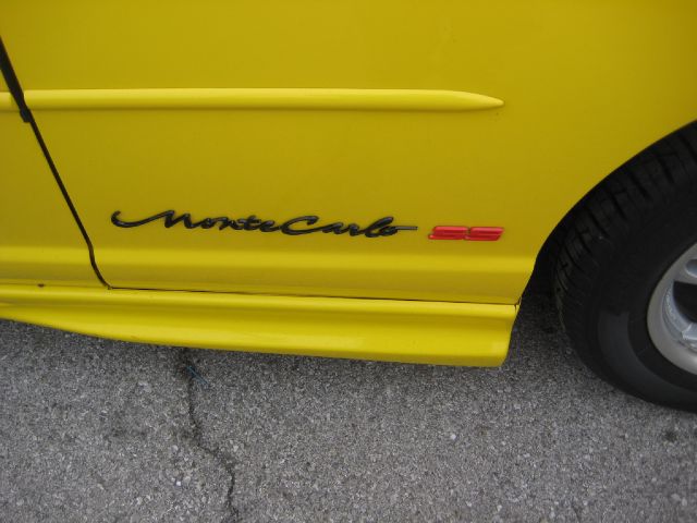 Chevrolet Monte Carlo 4dr Sdn Auto (natl) Hatchback Coupe