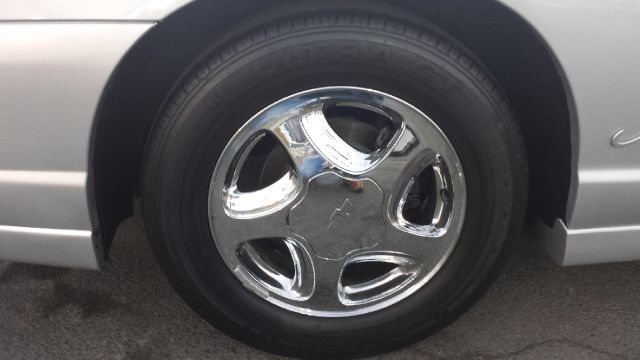 Chevrolet Monte Carlo 2002 photo 1