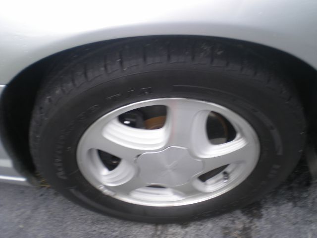 Chevrolet Monte Carlo 2003 photo 3