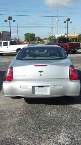 Chevrolet Monte Carlo 2003 photo 2