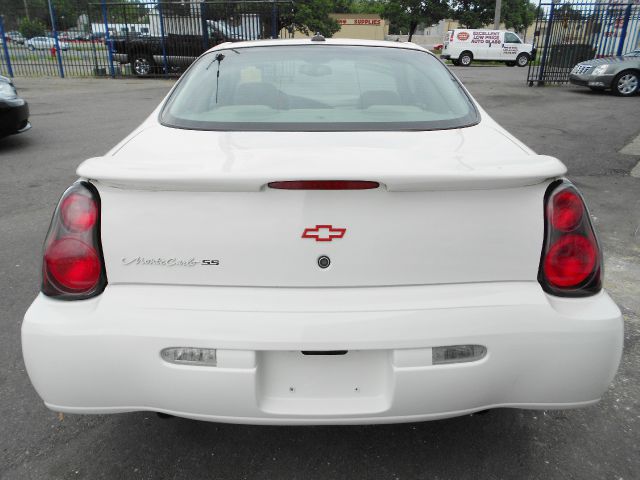 Chevrolet Monte Carlo 2004 photo 2