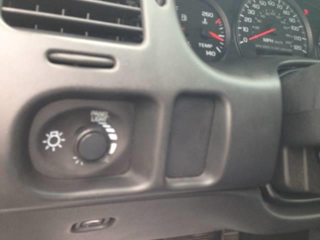 Chevrolet Monte Carlo 2004 photo 3