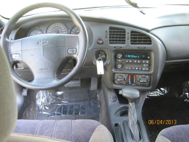 Chevrolet Monte Carlo 2004 photo 4