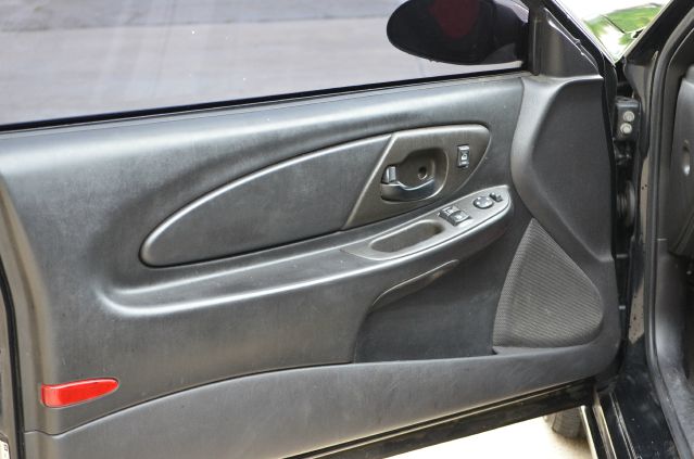 Chevrolet Monte Carlo 4dr Sdn Auto (natl) Hatchback Coupe