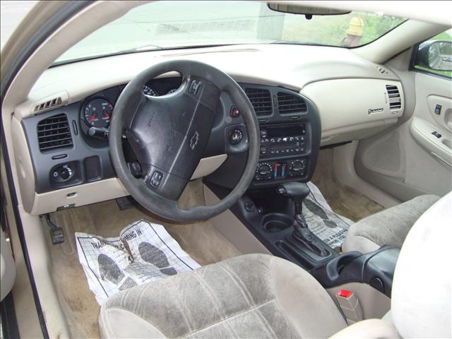 Chevrolet Monte Carlo 2004 photo 2