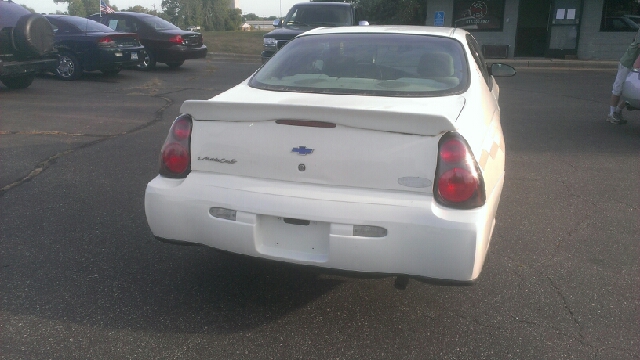 Chevrolet Monte Carlo 2004 photo 2