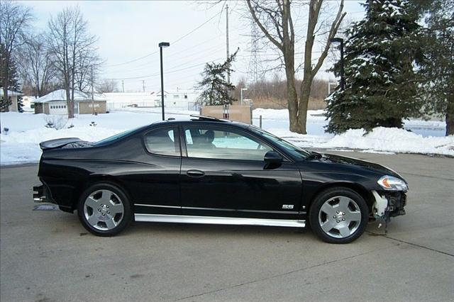 Chevrolet Monte Carlo 2006 photo 2