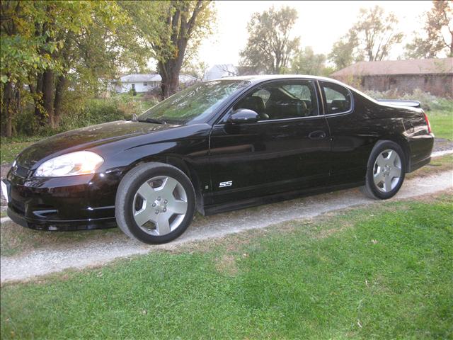 Chevrolet Monte Carlo 2006 photo 2