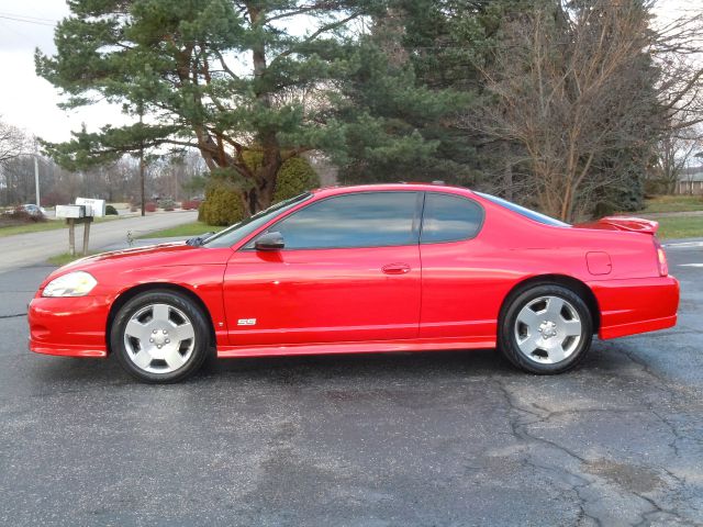 Chevrolet Monte Carlo 2006 photo 2