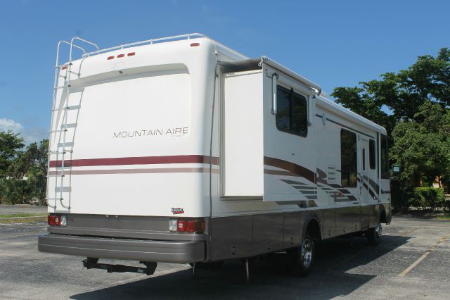 Chevrolet Mountain Aire 1999 photo 28