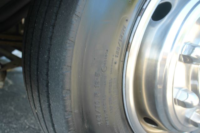 Chevrolet Mountain Aire 1999 photo 34