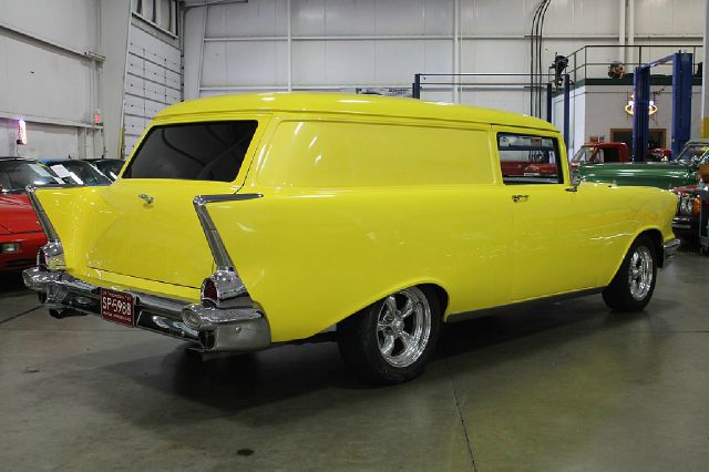 Chevrolet Nomad EXT CAB 157.5 WB 4WD SL Classic Car - Custom Car