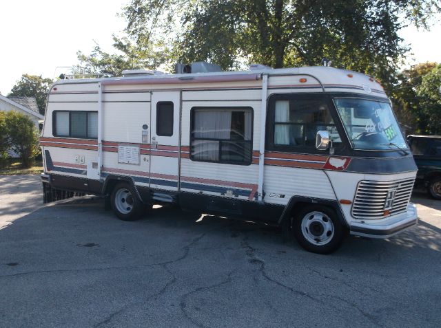 Chevrolet P30 1983 photo 4