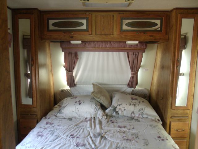 Chevrolet P30 1988 photo 10