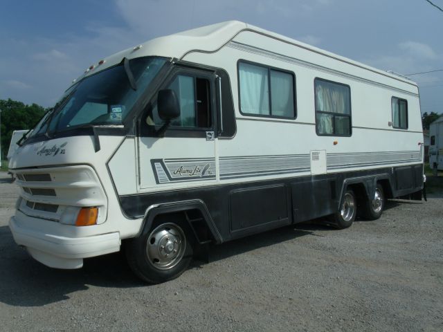 Chevrolet P30 1988 photo 17