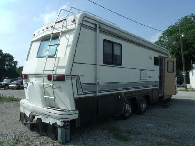 Chevrolet P30 1988 photo 4