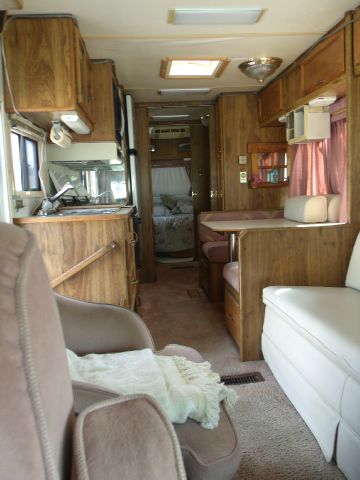 Chevrolet P30 1988 photo 6