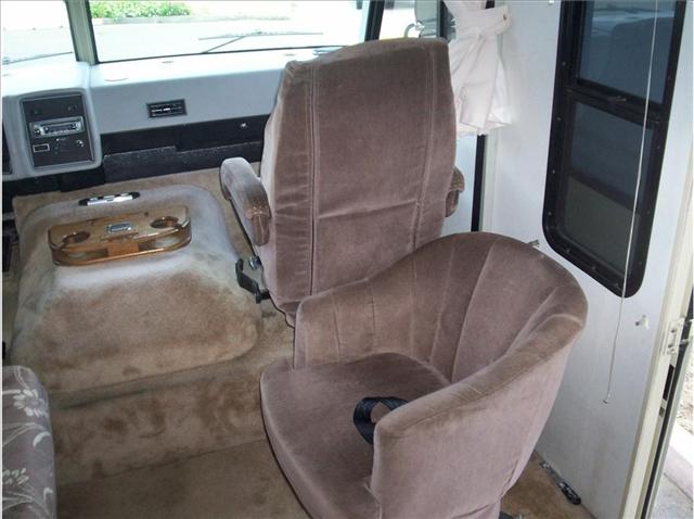 Chevrolet P30 1990 photo 5