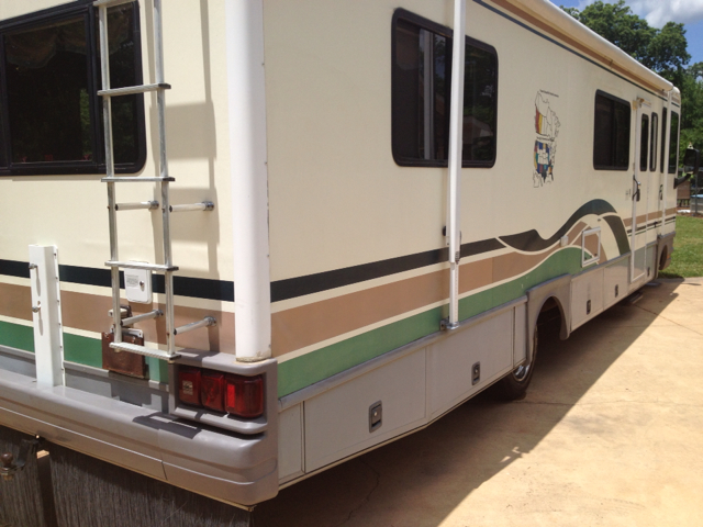 Chevrolet P30 1997 photo 29