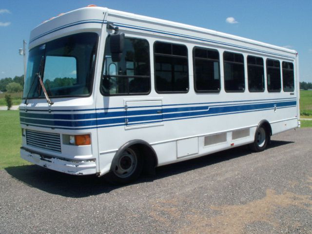 Chevrolet P30 1999 photo 2