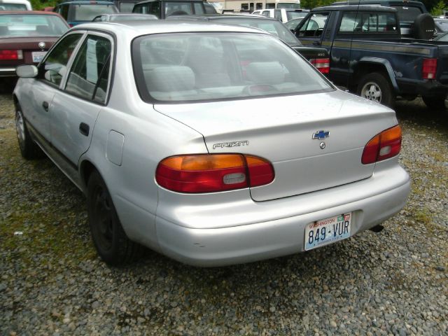 Chevrolet Prizm 1999 photo 2