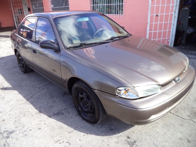 Chevrolet Prizm 1999 photo 2