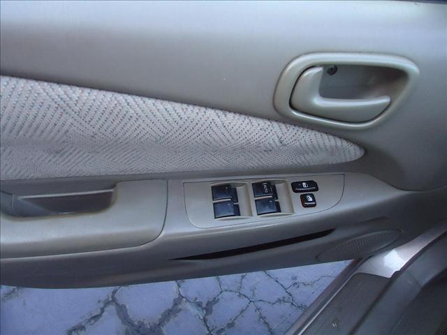 Chevrolet Prizm 1999 photo 3