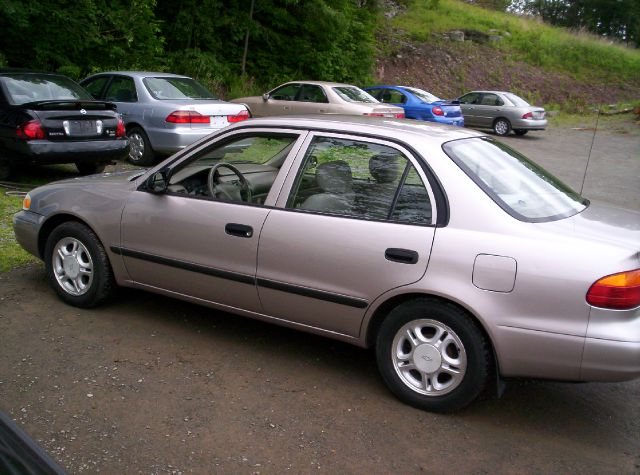 Chevrolet Prizm 1999 photo 4