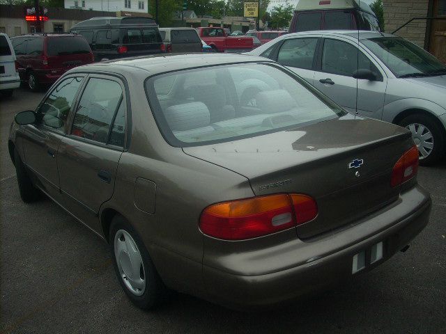 Chevrolet Prizm 1999 photo 1