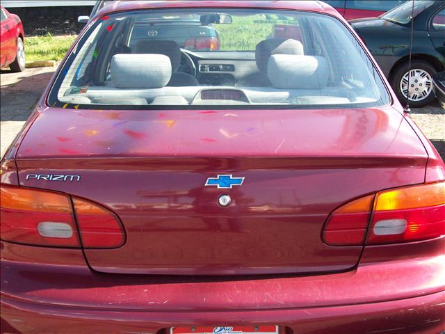 Chevrolet Prizm 1999 photo 2