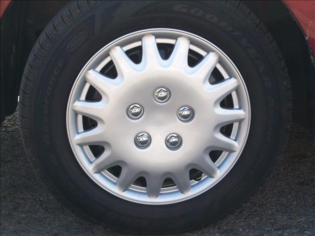 Chevrolet Prizm 1999 photo 3