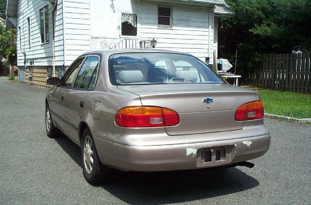 Chevrolet Prizm 2000 photo 2