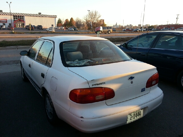 Chevrolet Prizm 2000 photo 3
