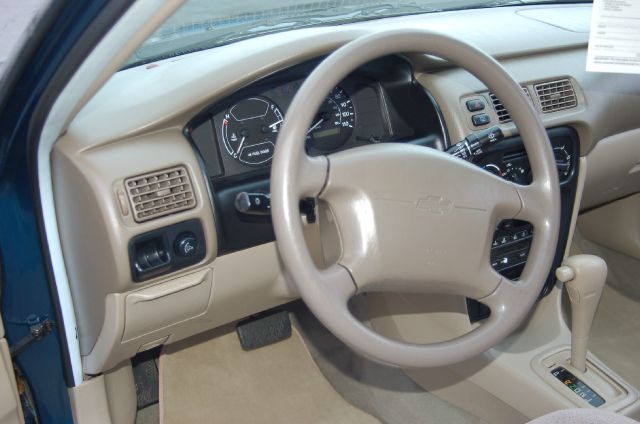 Chevrolet Prizm 2000 photo 1
