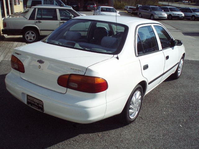 Chevrolet Prizm 2000 photo 3