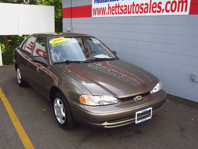 Chevrolet Prizm 2000 photo 2