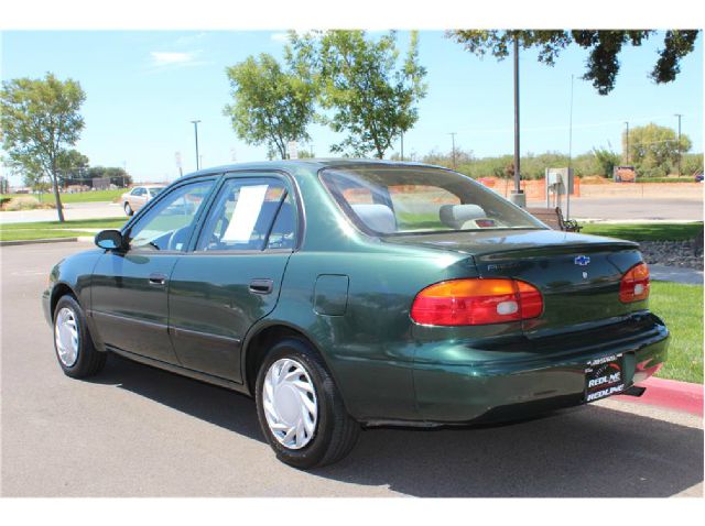 Chevrolet Prizm 2001 photo 2