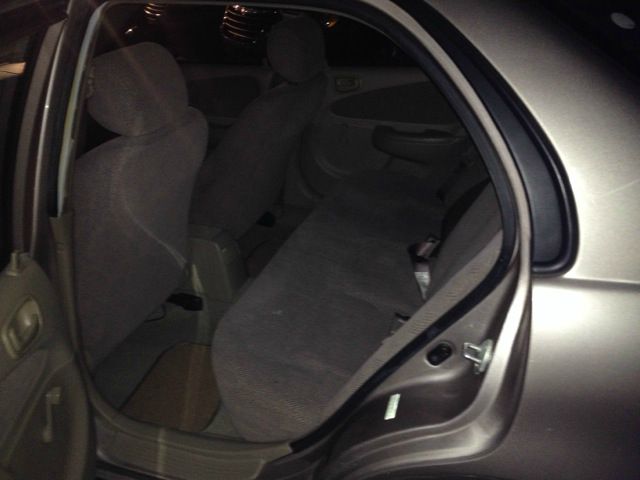 Chevrolet Prizm 2001 photo 2