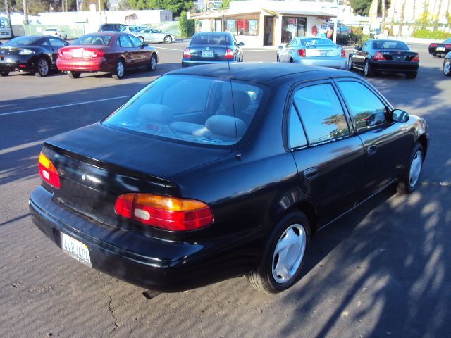 Chevrolet Prizm 2001 photo 2