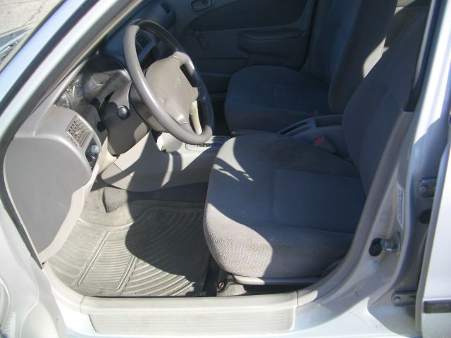 Chevrolet Prizm 2001 photo 2